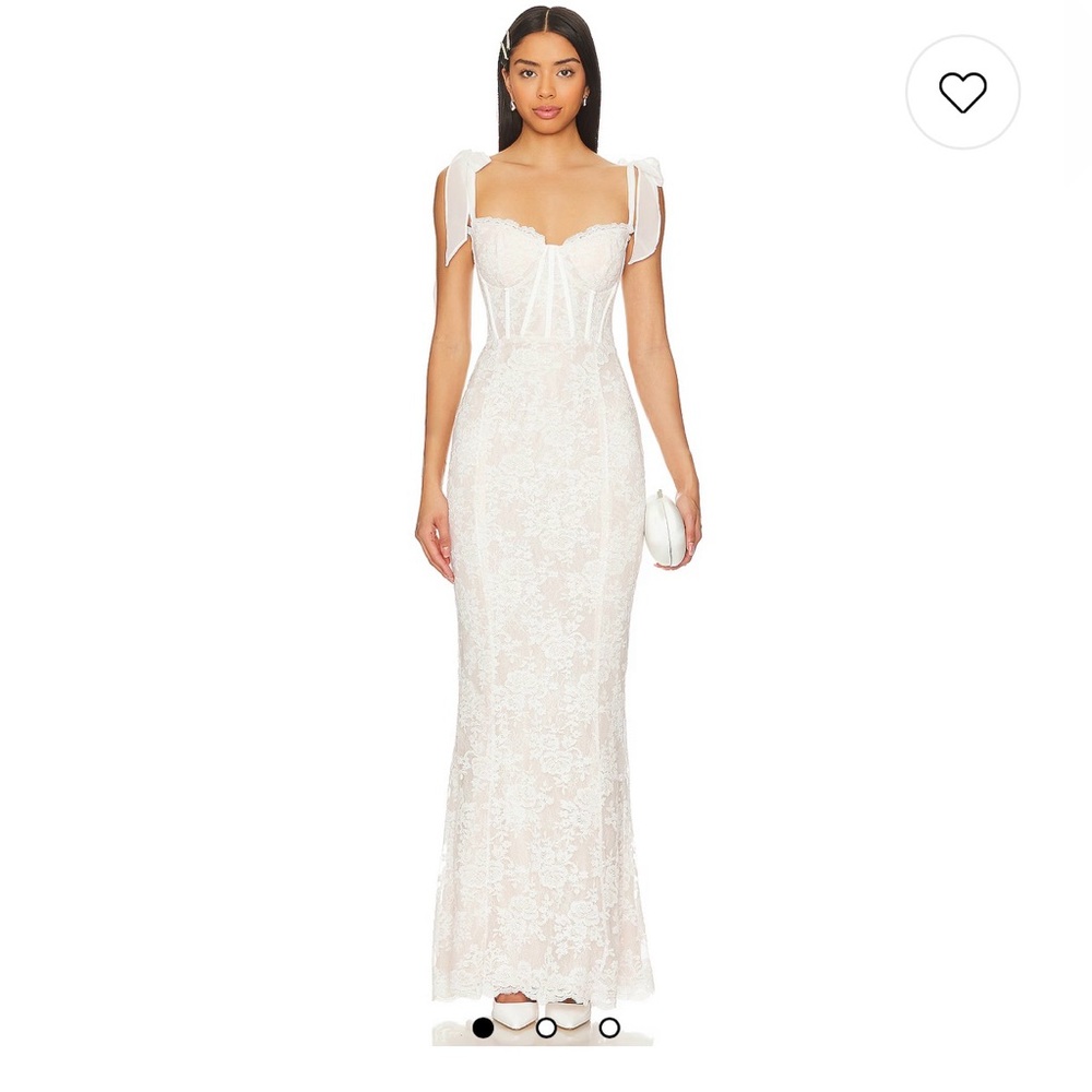Romanza Gown in White Chantilly Lace NWOT Size 0, Worn once for photos